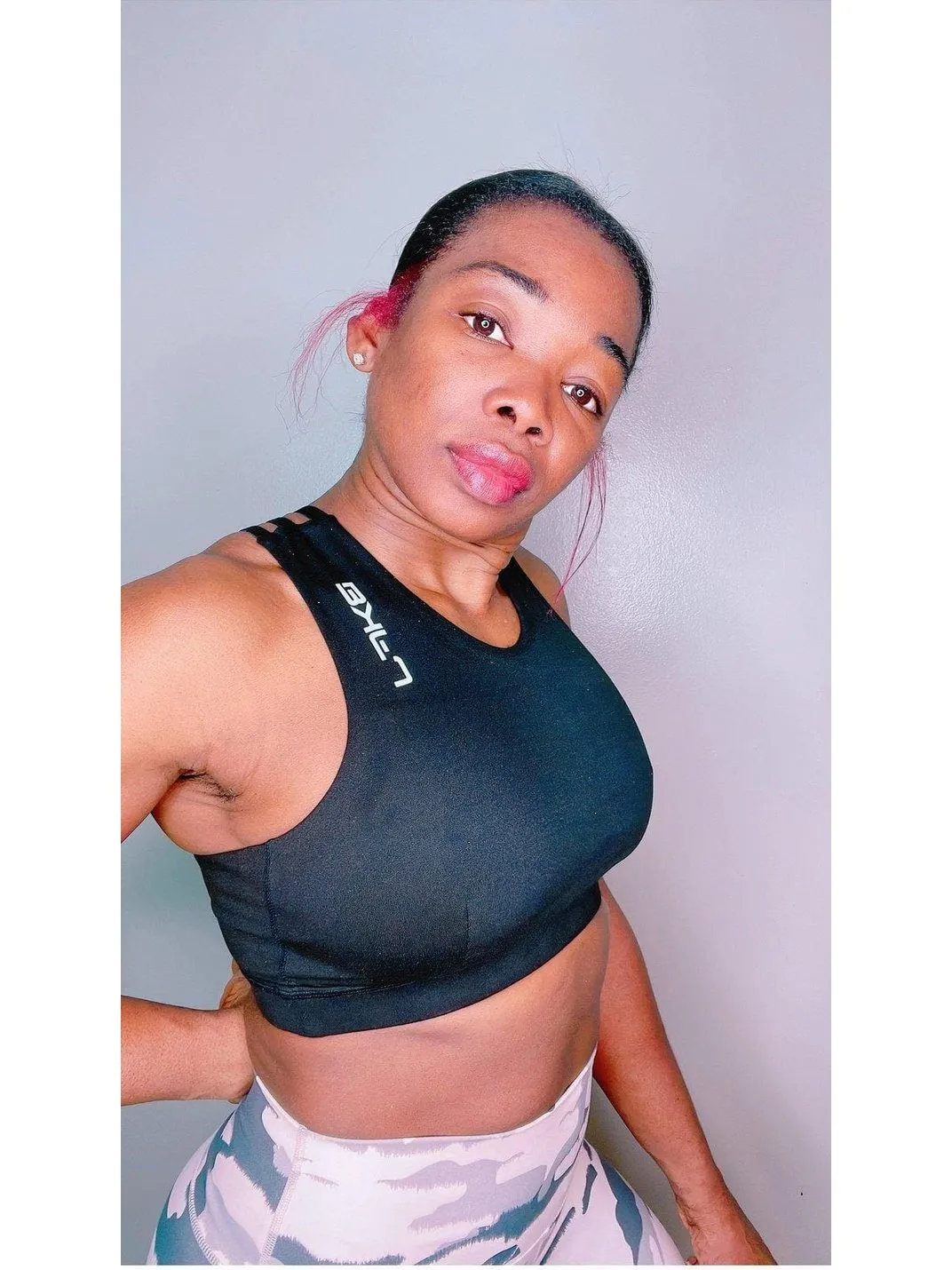 Interlock Criss-Cross Back Strap Sports Bra