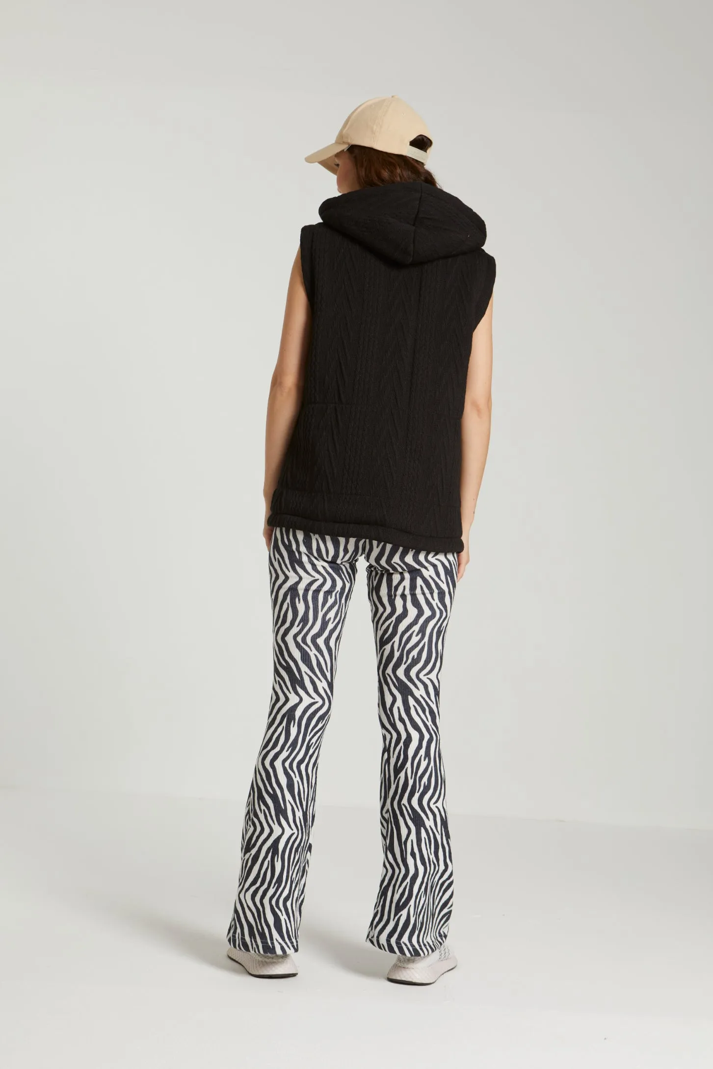 KNIT PUFFER VEST - BLACK