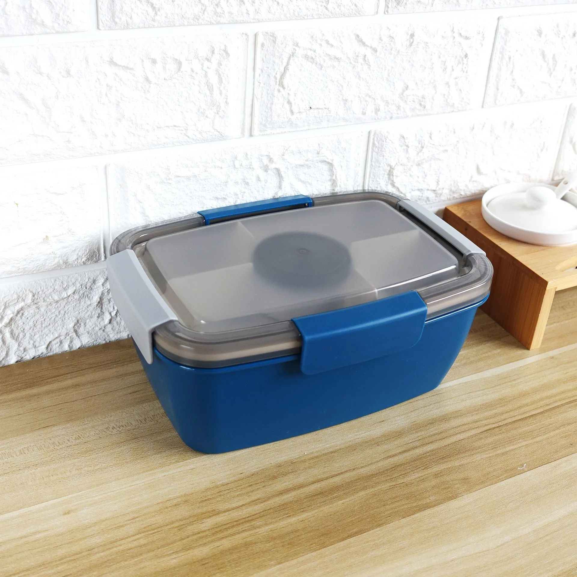 LLunch and Saladd  Rectangular Plastic Compartment Sealed Box